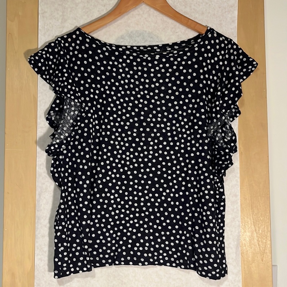 blue and white polka dot top